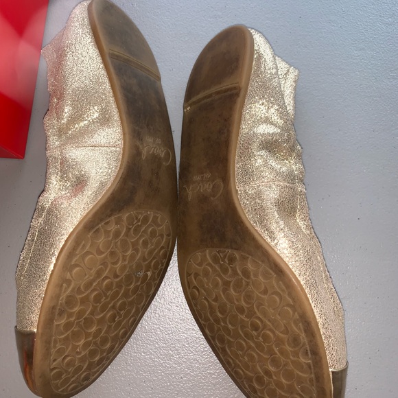 Gold COACH 9.5 flats - Picture 2 of 2